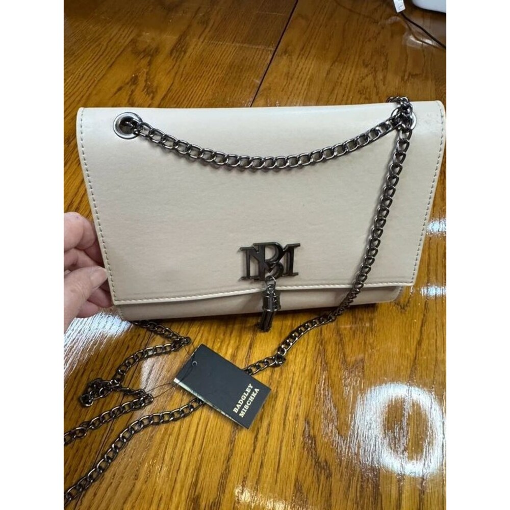 Badgley Mischka purse, beige, chain strap, Vegan Leather